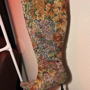 Floral Patterned tapestry Boots